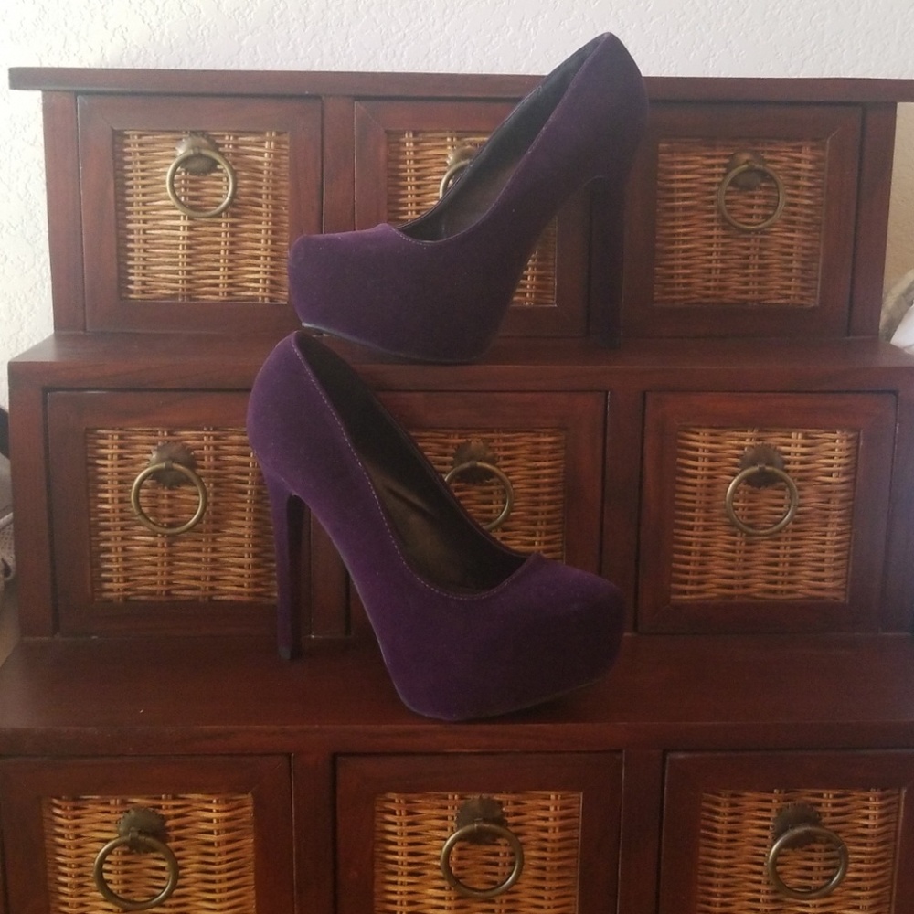 Purple Qupid Size 6 1/2 Platforn Heels - Picture 2 of 7